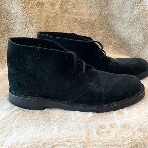 Men’s size 11.5M Clark’s Desert Boot Black Suede